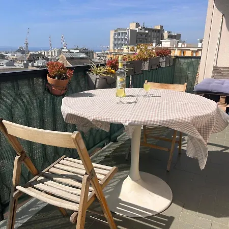 Panoramic Terrace & Sea View Flat With Free Parking Apartman